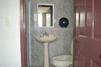 Hotel Costa Brava غوادالاجارا المظهر الخارجي الصورة