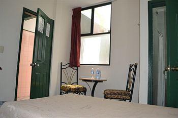 Hotel Costa Brava غوادالاجارا المظهر الخارجي الصورة